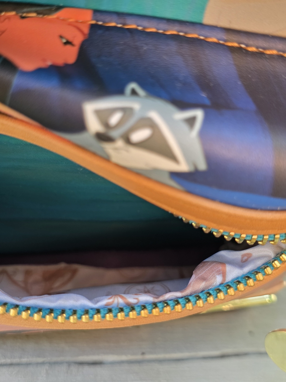Disney Loungefly Pocahontas Mini Backpack - Picture 7 of 9